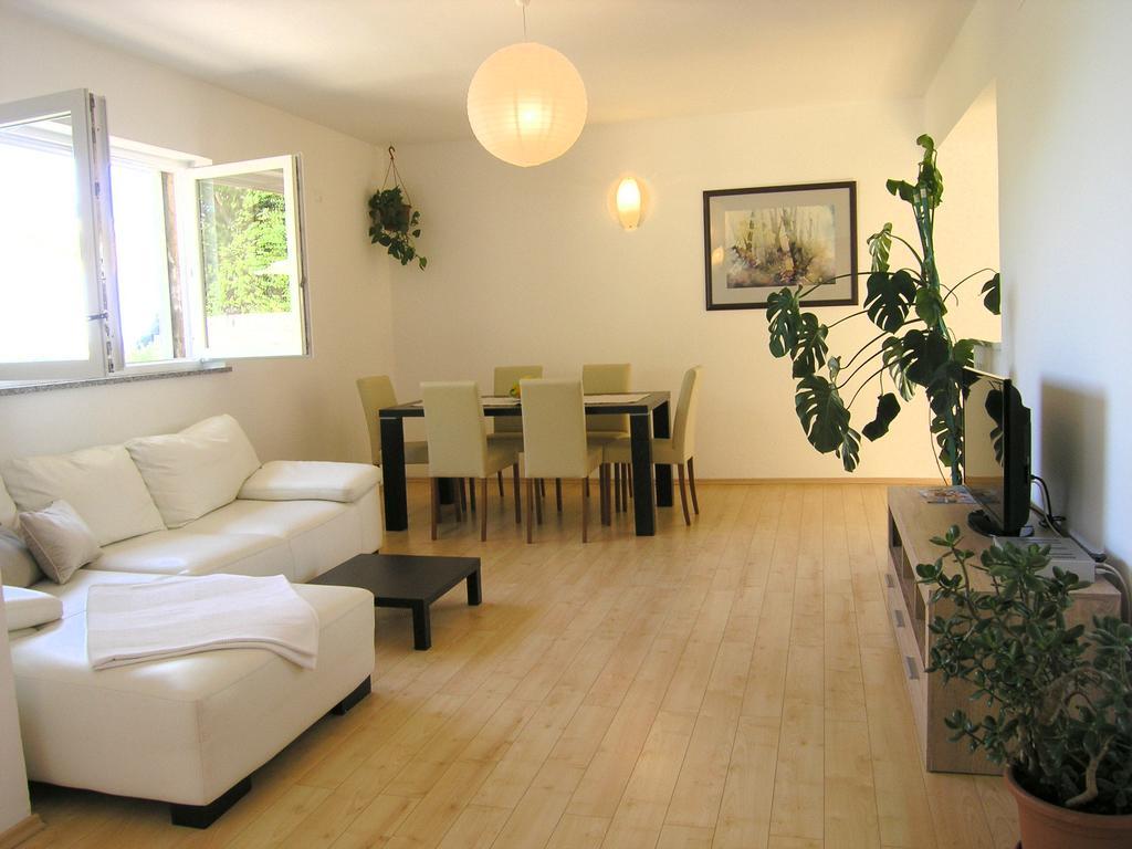 Apartments Dagmar クルク エクステリア 写真