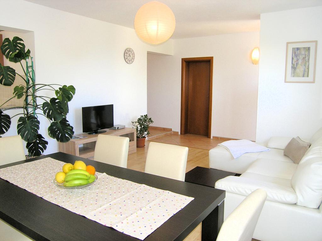Apartments Dagmar クルク エクステリア 写真
